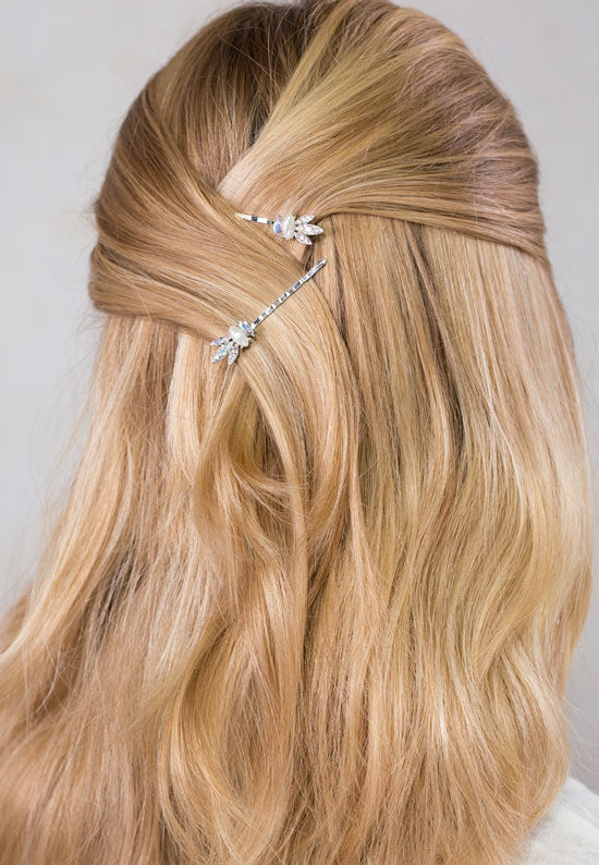 Crystal marquise design in silvertone bobby
